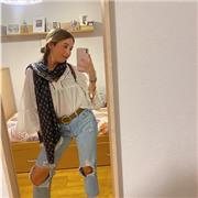 Profesora de mates para primaria/eso/bachiller. También clases de inglés. Título que poseo: C1